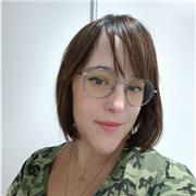 Profesora particular joven que busca enseñar